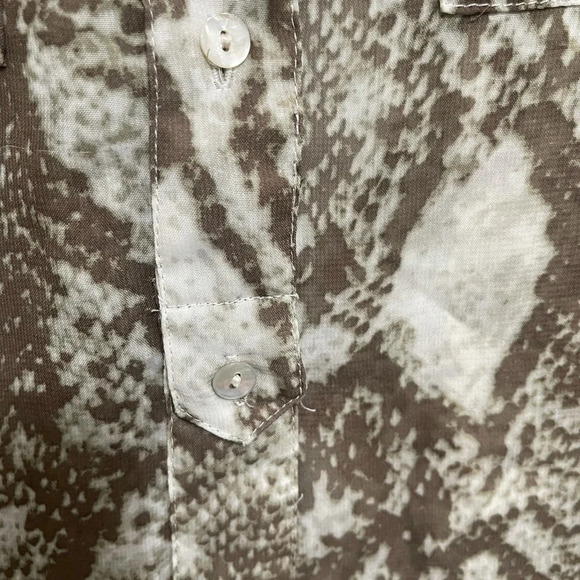 Willi Smith Snake print long sleeve button down blouse M - Picture 7 of 13
